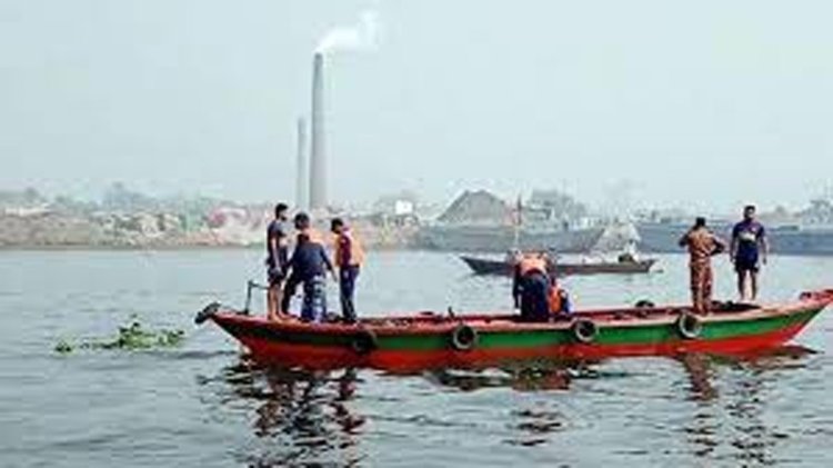 পটুয়াখালীতে বরযাত্রীবাহী ট্রলার ডুবিতে নিহত ১, বরসহ নিখোঁজ ৪