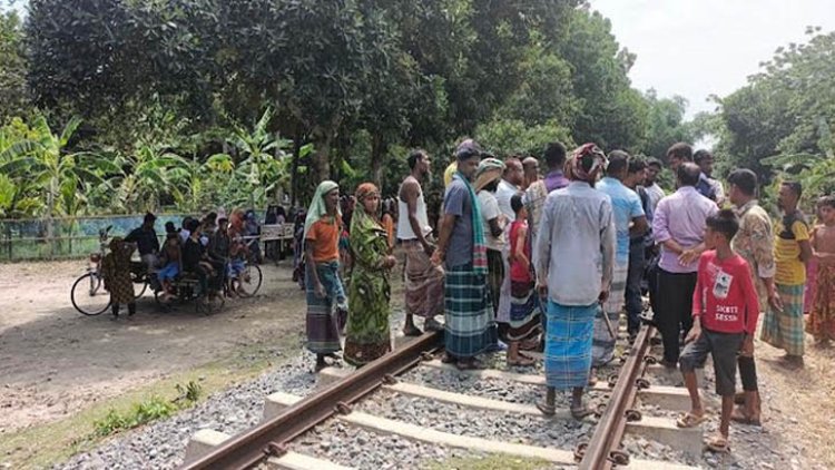 ফরিদপুরের নগরকান্দায় ট্রেনের ধাক্কায় বৃদ্ধার মৃত্যু