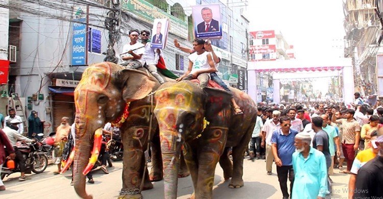 রাষ্ট্রপতির সফর ঘিরে পাবনায় সাজ সাজ রব