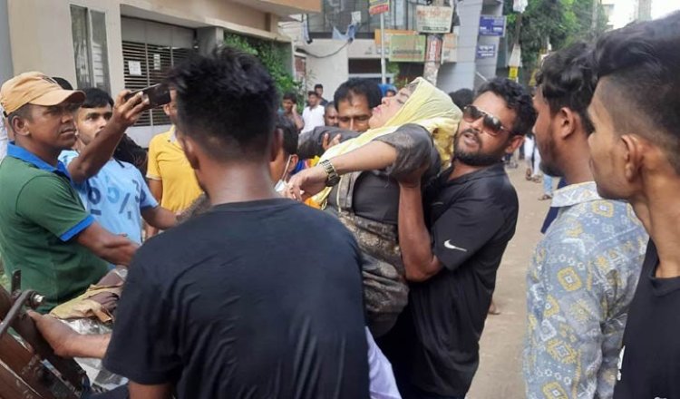 খুলনায় বিএনপি-পুলিশ সংঘর্ষ, টিয়ারশেল নিক্ষেপ