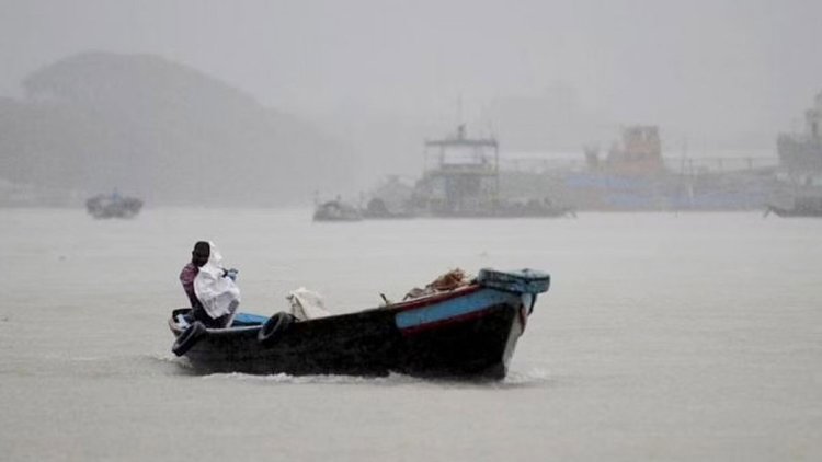 ২০ অঞ্চলের ওপর দিয়ে ঝোড়ো হাওয়ার আভাস