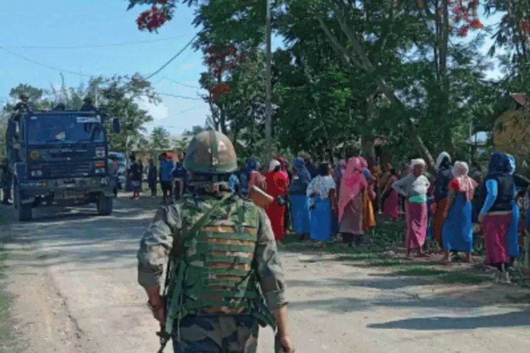 ইন্টারনেট নেই নিষেধাজ্ঞা বেড়েই চলেছে মণিপুরে, ঘরছাড়া অন্তত ৫০,০০০