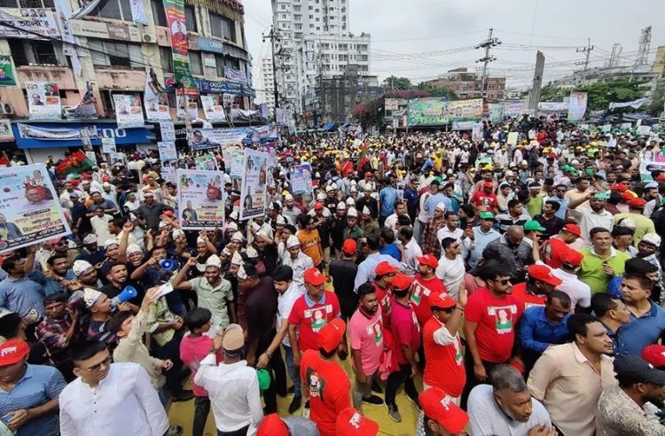 মাঠে অনুমতি দেয়নি প্রশাসন, চট্টগ্রামে ব্যস্ততম সড়কে বিএনপির তারুণ্যের সমাবেশ