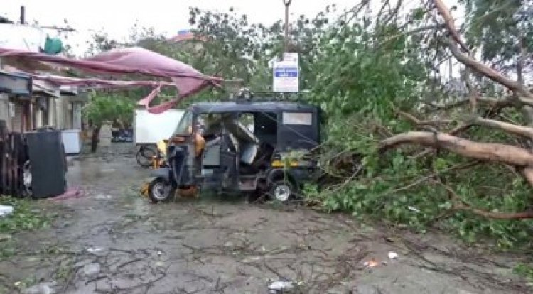 ঘূর্ণিঝড় ‘বিপর্যয়’, গুজরাটে বিদ্যুৎহীন ৯৪০ গ্রাম