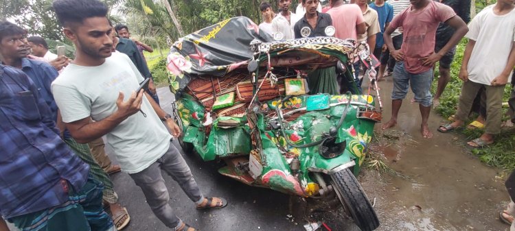 নোয়াখালীতে বাস-সিএনজির মুখোমুখি সংঘর্ষে সিএনজি চালক নিহত