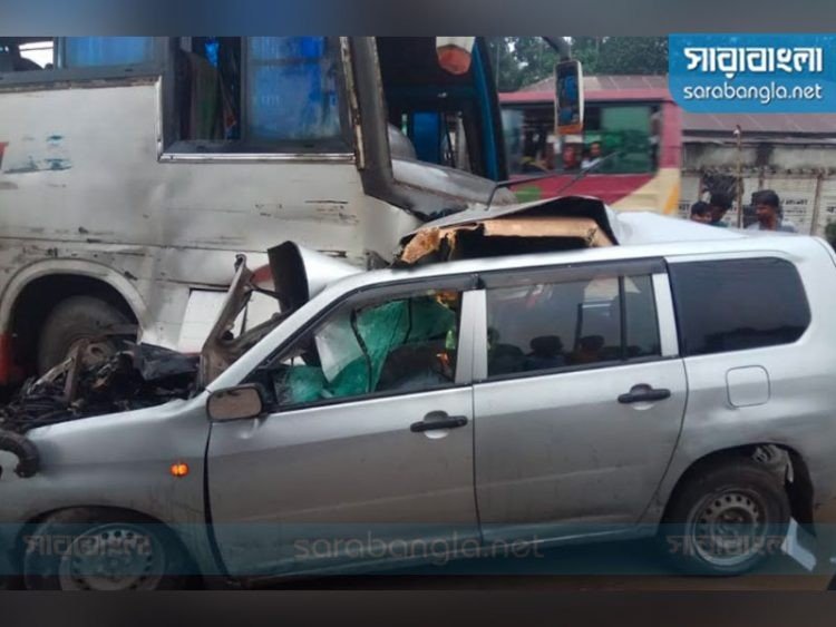 বাস ও প্রাইভেটকারের মুখোমুখি সংঘর্ষ, চালকসহ নিহত ২