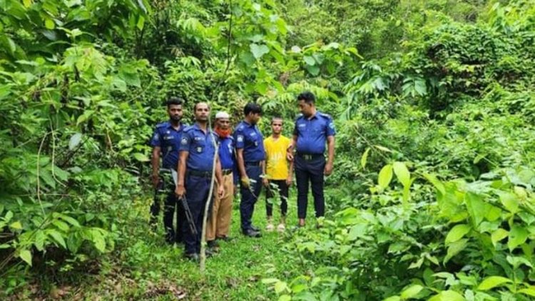 টেকনাফ পাহাড়ে গাছের সঙ্গে ঝুলছিল যুবকের মরদেহ