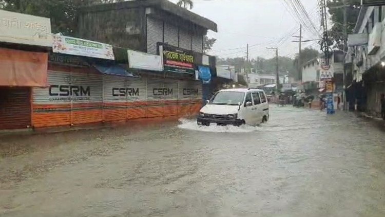  বৃষ্টি-পাহাড়ি ঢলে সুনামগঞ্জে আবারও বেড়েছে পানি, বন্যার আশঙ্কা 