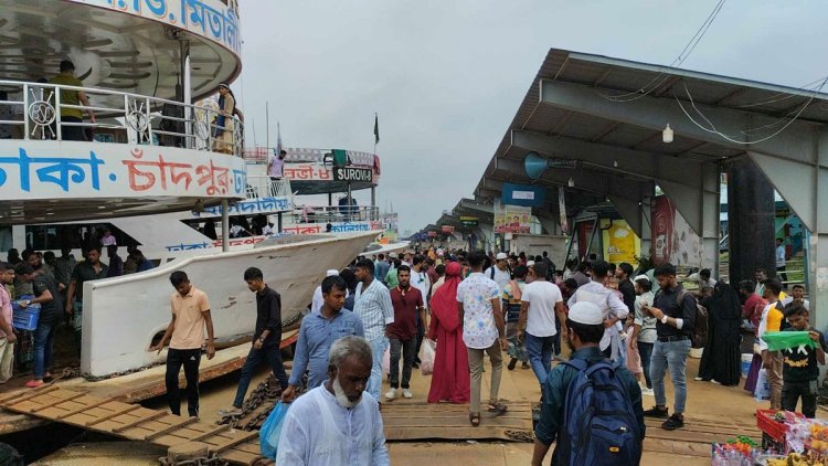 ঢাকা ফেরত যাত্রীর চাপ নেই সদরঘাট লঞ্চ টার্মিনালে