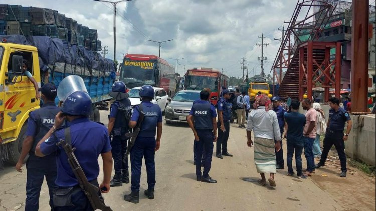 বিএনপির সমাবেশ: মহাসড়কে চলছে পুলিশের তল্লাশি, মাইক্রোবাস আটকানোর অভিযোগ