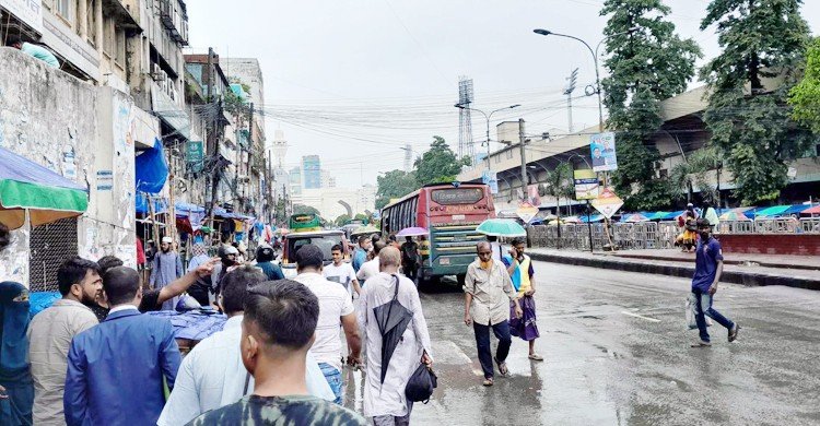 ঢাকায় বৃষ্টি, তিন দিনে বাড়তে পারে তাপমাত্রা