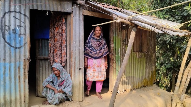 সংস্কারের অভাবে জরাজীর্ণ আশ্রয়ণের ঘর, কষ্টে আছেন তারা