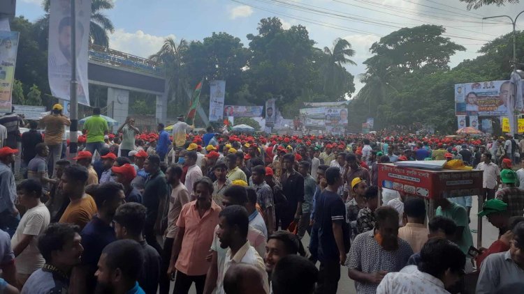 সোহরাওয়ার্দী ছাড়িয়ে আশপাশের এলাকায় ছড়িয়ে পড়েছে বিএনপির সমাবেশ