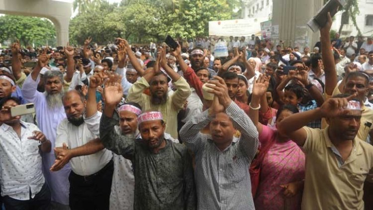 ছুটি বাতিল হলেও ক্লাসে ফিরছেন না শিক্ষকরা