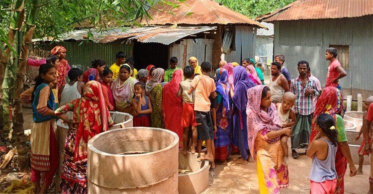 মা ব্যস্ত রান্নায়, ডোবায় ডুবে প্রাণ গেলো ২ বছরের শিশুর