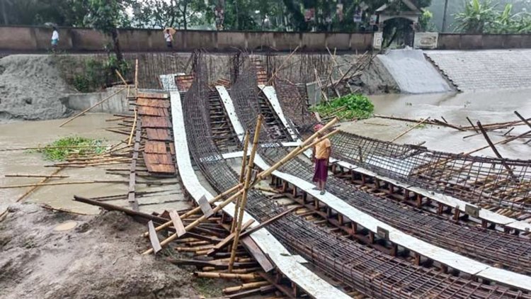 অনিয়মের সত্যতা পেয়েছে দুদক নির্মাণকাজ শেষ হওয়ার আগেই ধসে পড়ল সেতু 