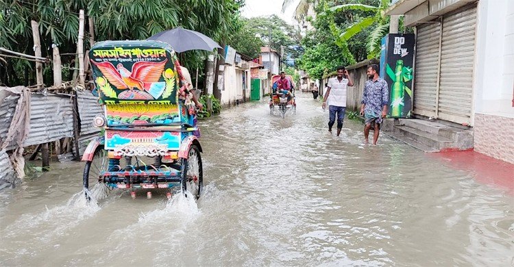 জোয়ারের পানি পটুয়াখালী শহরে