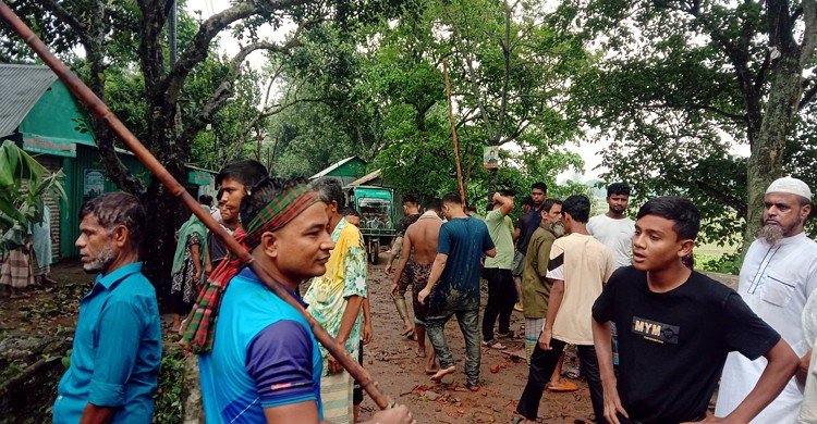  সাইনবোর্ডে গ্রামের নাম লেখা নিয়ে ফের দুই গ্রামবাসীর সংঘর্ষ