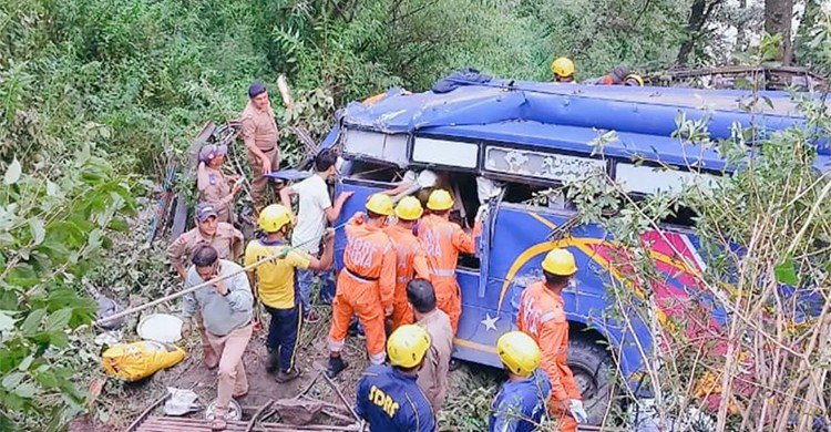  উত্তরাখন্ডে তীর্থযাত্রীদের বহনকারী বাস খাদে পড়ে নিহত ৭