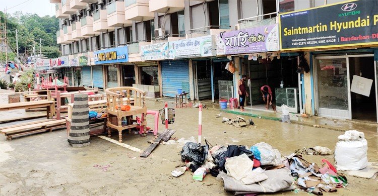 বান্দরবানে বন্যা: ঘুরে দাঁড়াতে সরকারি সহায়তা চান পর্যটন ব্যবসায়ীরা