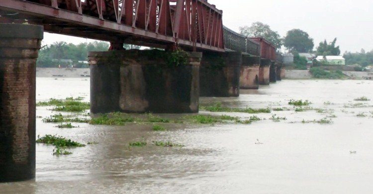 বিপৎসীমার ওপরে তিস্তার পানি, বন্যার আশঙ্কা