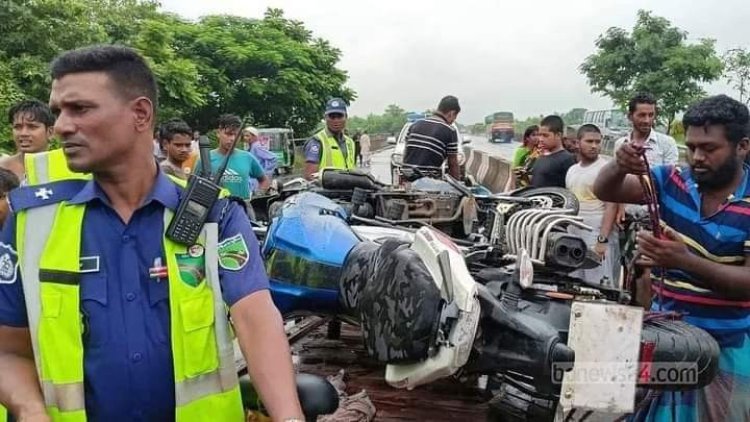 কুষ্টিয়া থেকে বাইকে বন্ধুদের সাথে ঘুরতে গিয়ে বাসের ধাক্কায় ১ জন নিহত, আহত-১২