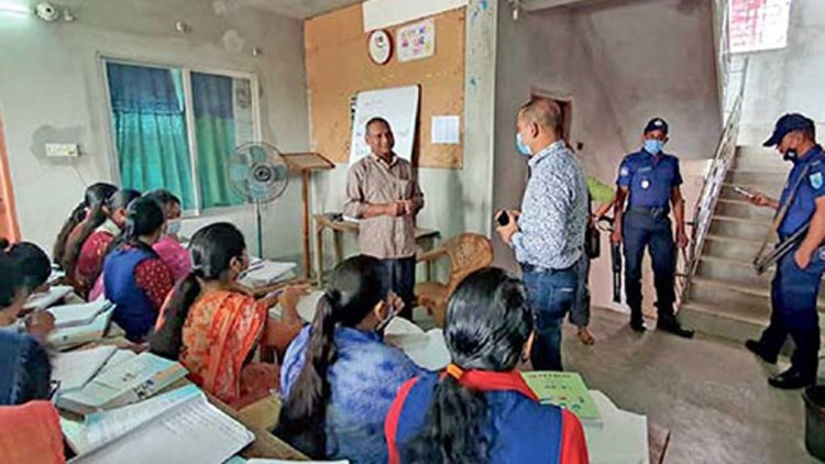 কোচিং সেন্টার খোলা রাখায় ৬০ হাজার টাকা জরিমানা