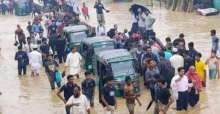 চট্টগ্রাম বিশ্ববিদ্যালয়: অতি বৃষ্টিতে বন্ধ শাটল, স্থগিত ক্লাস-পরীক্ষা