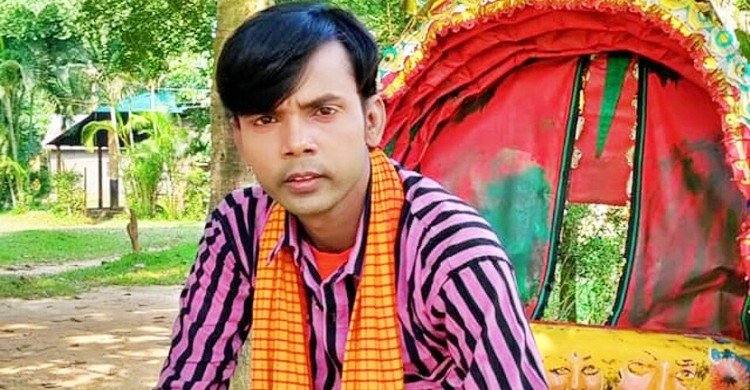 রিকশা চালাচ্ছেন হিরো আলম