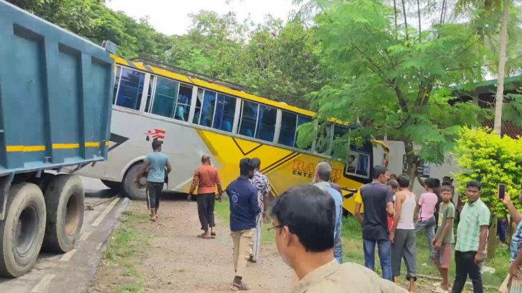  ছুটিতে বাড়ি ফিরে সড়কে ঝরল দুই বিশ্ববিদ্যালয় ছাত্রের প্রাণ