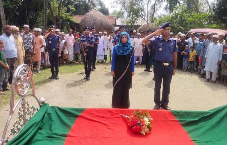 বকশীগঞ্জে বীরমুক্তিযোদ্ধা আবু হানিফ এর রাষ্ট্রয় মর্যাদায় দাফন সম্পন্ন