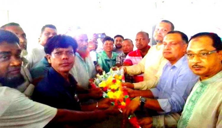 আওয়ামী লীগের ১০ নেতাকর্মীর বিএনপিতে যোগদান
