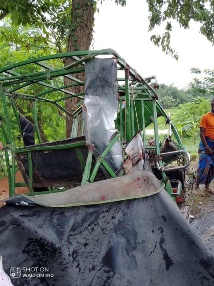 কুষ্টিয়ায় বাসের ধাক্কায় প্রাণ গেলো ইজিবাইকের যাত্রী দুই ভাইরার! 