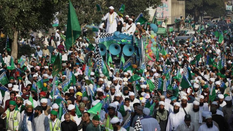 পাকিস্তানে ঈদে মিলাদুন্নবীর মিছিলে ভয়াবহ বোমা হামলা, নিহত অন্তত ৫২