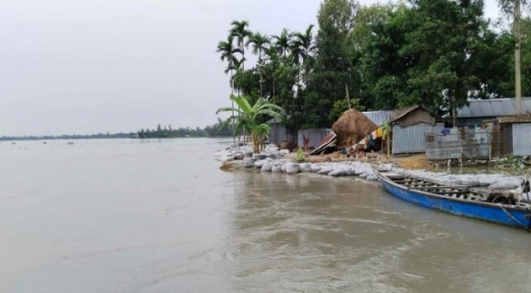 কুড়িগ্রামে তিস্তার পানি বিপৎসীমার উপরে, আতঙ্কে নদী পাড়ের মানুষ