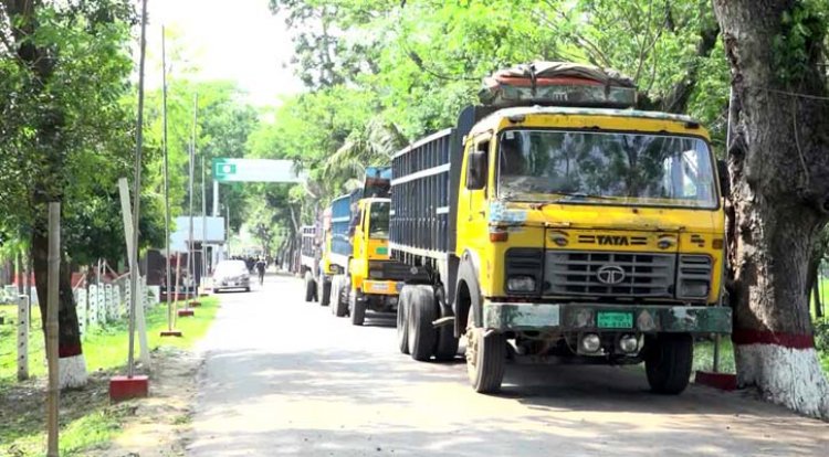 হিলি ৭ দিন ও  আখাউড়া স্থলবন্দর দিয়ে ৬ দিন আমদানি-রপ্তানি বন্ধ