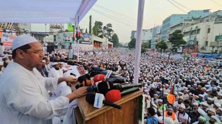 সরকারের সব দুর্নীতির হিসাব দিতে হবে: চরমোনাই পির