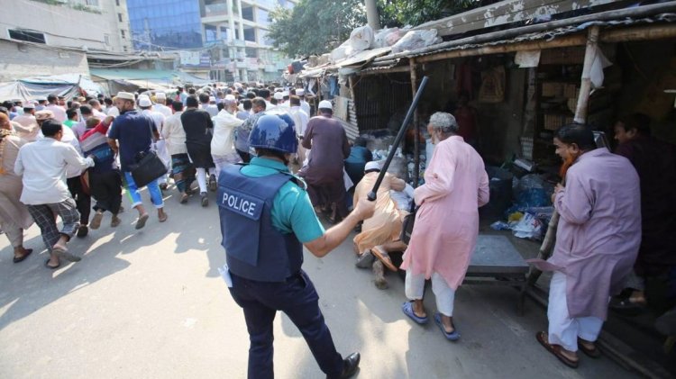 জামায়াতের মিছিলে পুলিশের লাঠি চার্জ