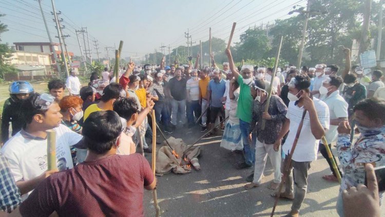 আড়াইহাজারে কাভার্ডভ্যান-ট্রাক-অটোরিকশা ভাঙচুর