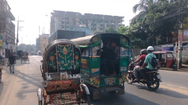 হরতাল-অবরোধে প্রায় ফাঁকা চট্টগ্রাম, ছাড়েনি দূরপালার বাসও