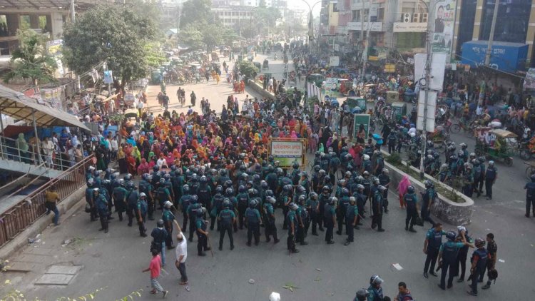 মিরপুরে আবারও রাস্তায় নেমেছেন পোশাক শ্রমিকরা