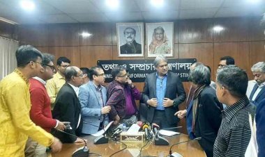  শর্ট নোটিশে গণমাধ্যমকর্মীকে চাকরিচ্যুত করা যাবে না