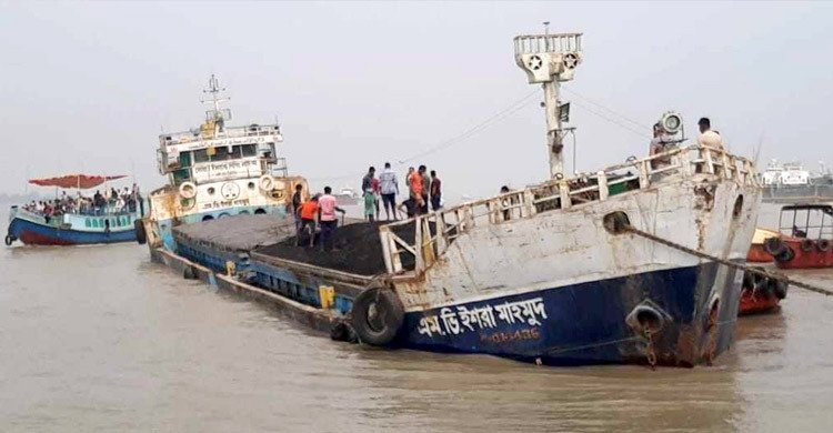  পশুর নদীতে কয়লাবোঝাই কার্গো জাহাজডুবি