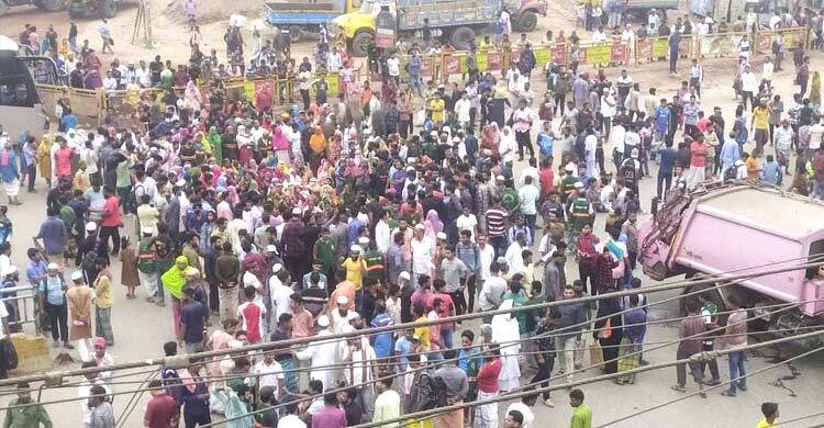 সড়ক অবরোধ, ৩ ঘণ্টা ঢাকায় ঢুকতে পারেনি কোনো যানবাহন