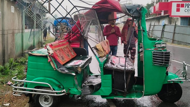 নীলফামারীতে সড়ক দুর্ঘটনায় নিহত ২