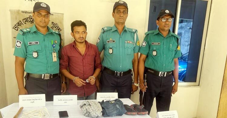 জমি নিয়ে দ্বন্দ্ব ও হয়রানির ক্ষোভে চাচাতো ভাইকে হত্যা