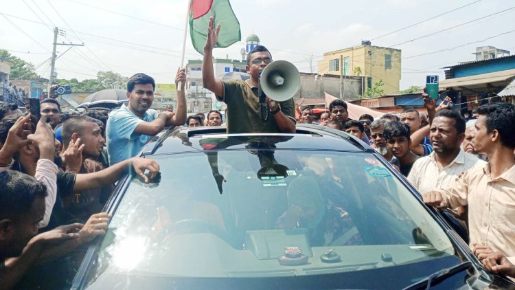 আটকের ১২ ঘণ্টা পর সুজানগর উপজেলা চেয়ারম্যান প্রার্থী মুক্ত