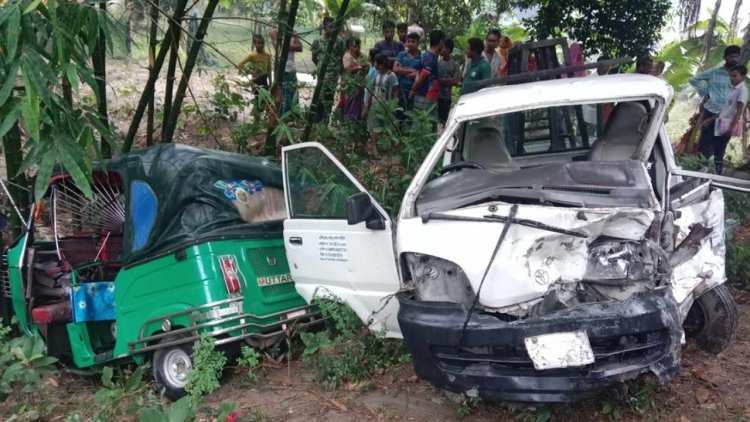 সিরাজগঞ্জে পিকআপ ভ্যান-অটোরিকশার সংঘর্ষে নিহত ২