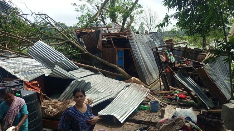 ফরিদপুরে কালবৈশাখীর তাণ্ডব, শতাধিক ঘরবাড়ি বিধ্বস্ত