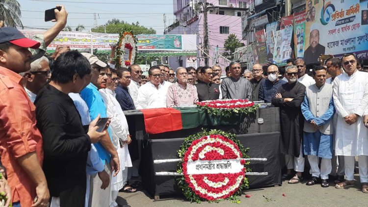 মানু মজুমদারের প্রতি প্রধানমন্ত্রীর পক্ষে শ্রদ্ধা